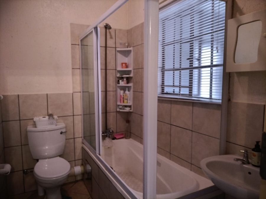 1 Bedroom Property for Sale in Waterval East North West